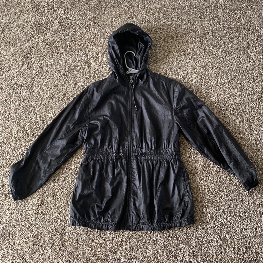 black rain jacket/windbreaker